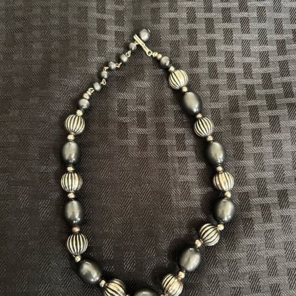 Vintage Metallic Charcoal Gray & Corrugated Silver Bead Strand Necklace